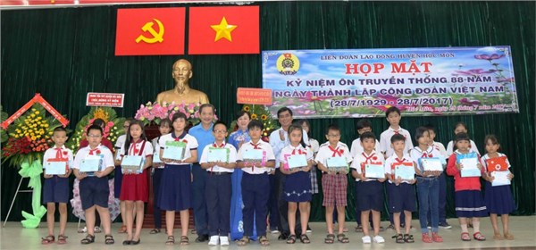 Họp mặt 88 năm ngày thành lập Công đoàn Việt Nam